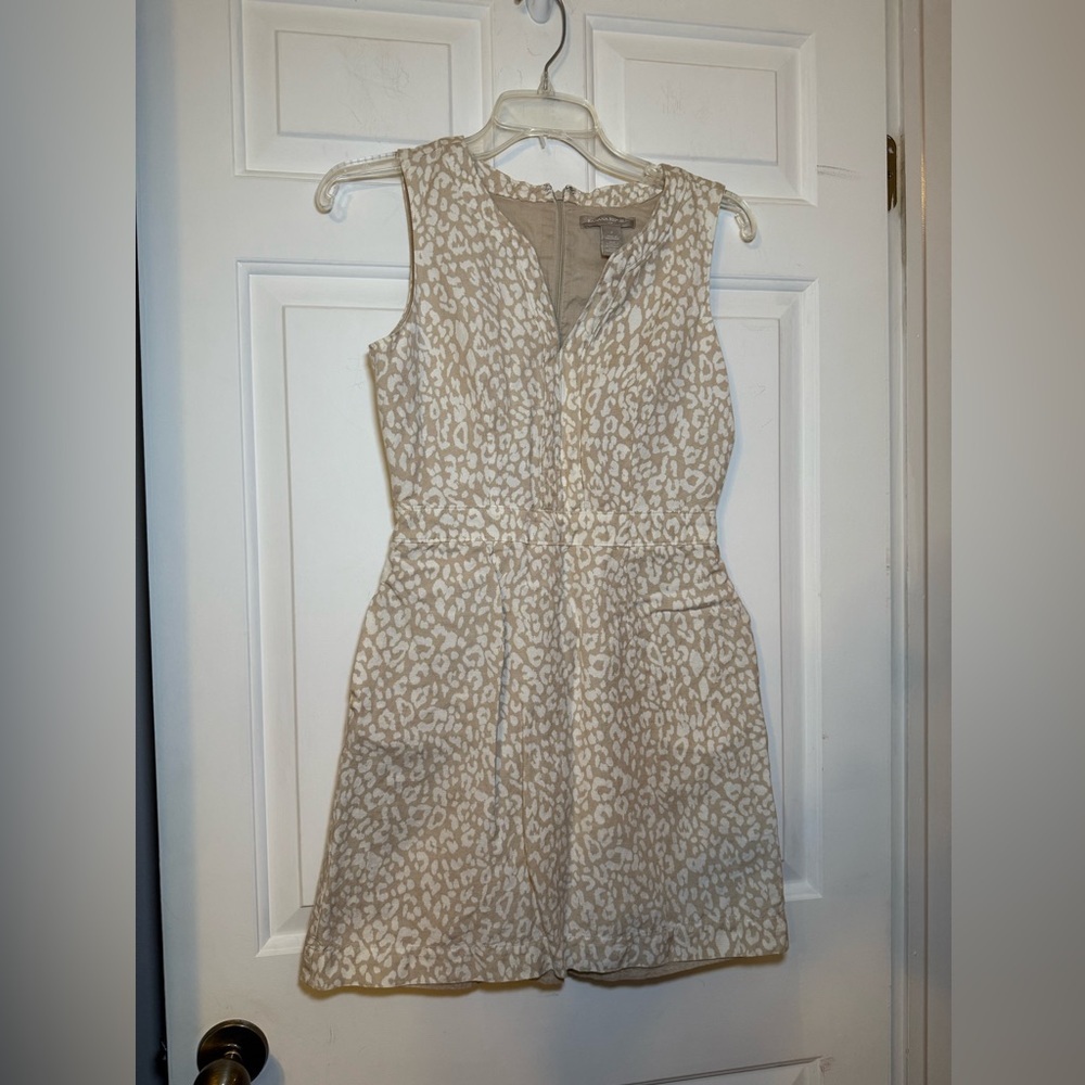 Banana Republic Beige & White Leopard Print V Neck Linen Blend Sheath Dress Sz 2